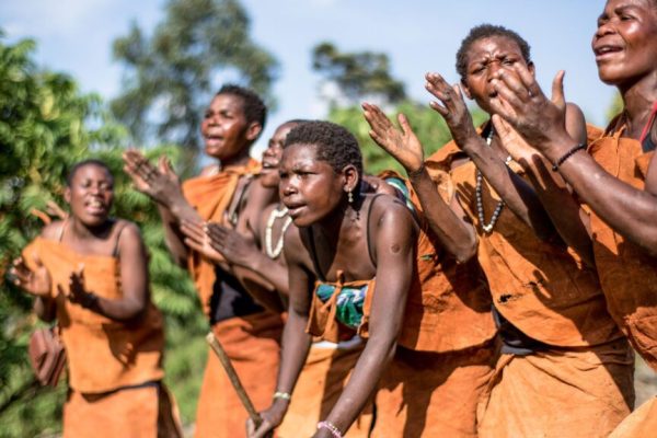 Meet-the-enchanting-Batwa-Tribe-of-Bwindi-1024x576